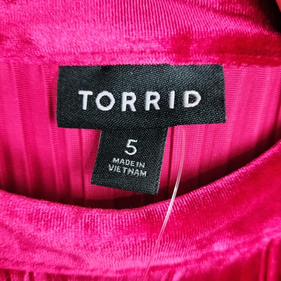 NWT TORRID Red Velvet Pleated High Neck Flowy Halter Top Sz. 5X / 28 - Picture 9 of 14